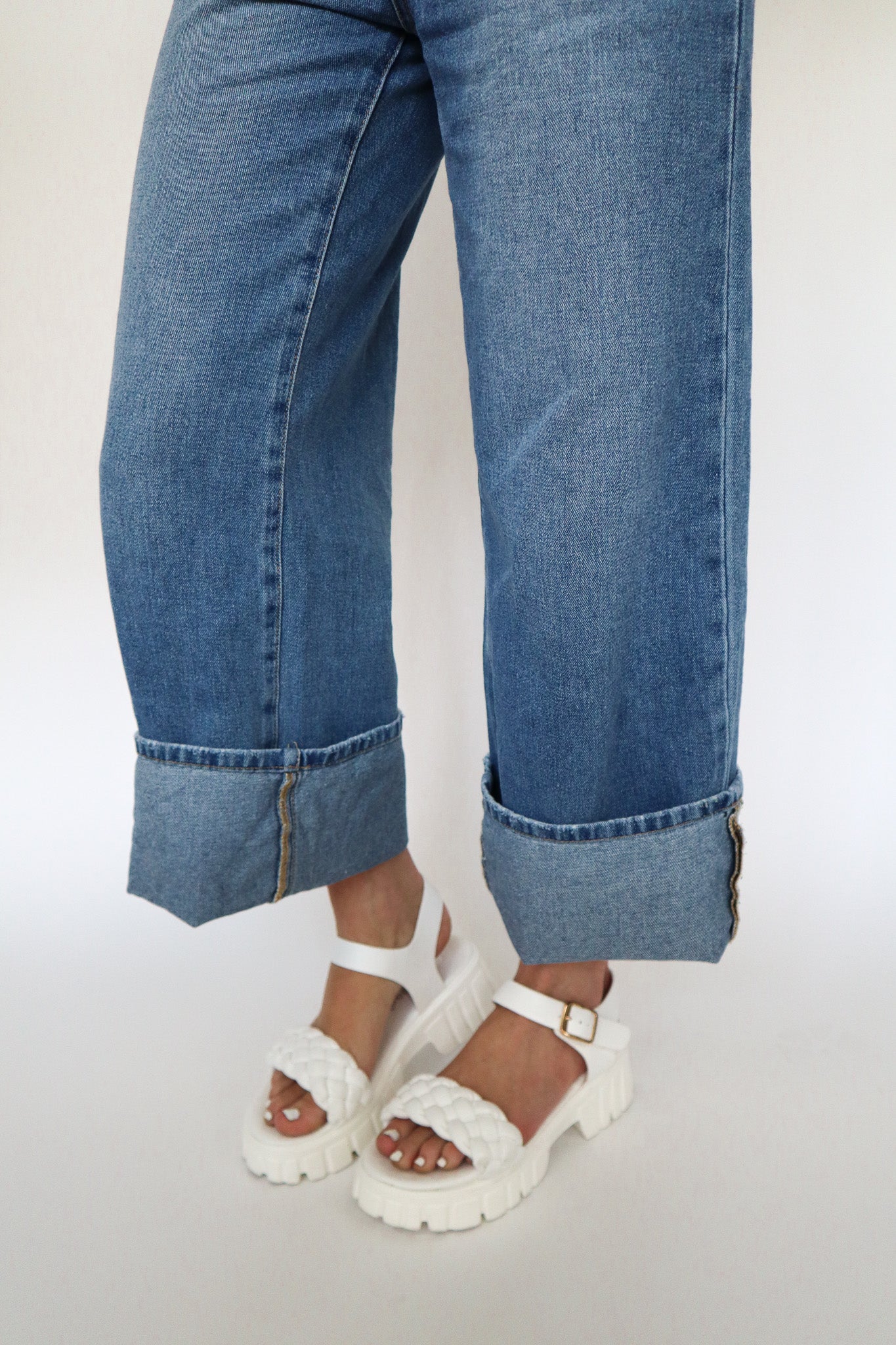 Relaxed Rolled Jeans