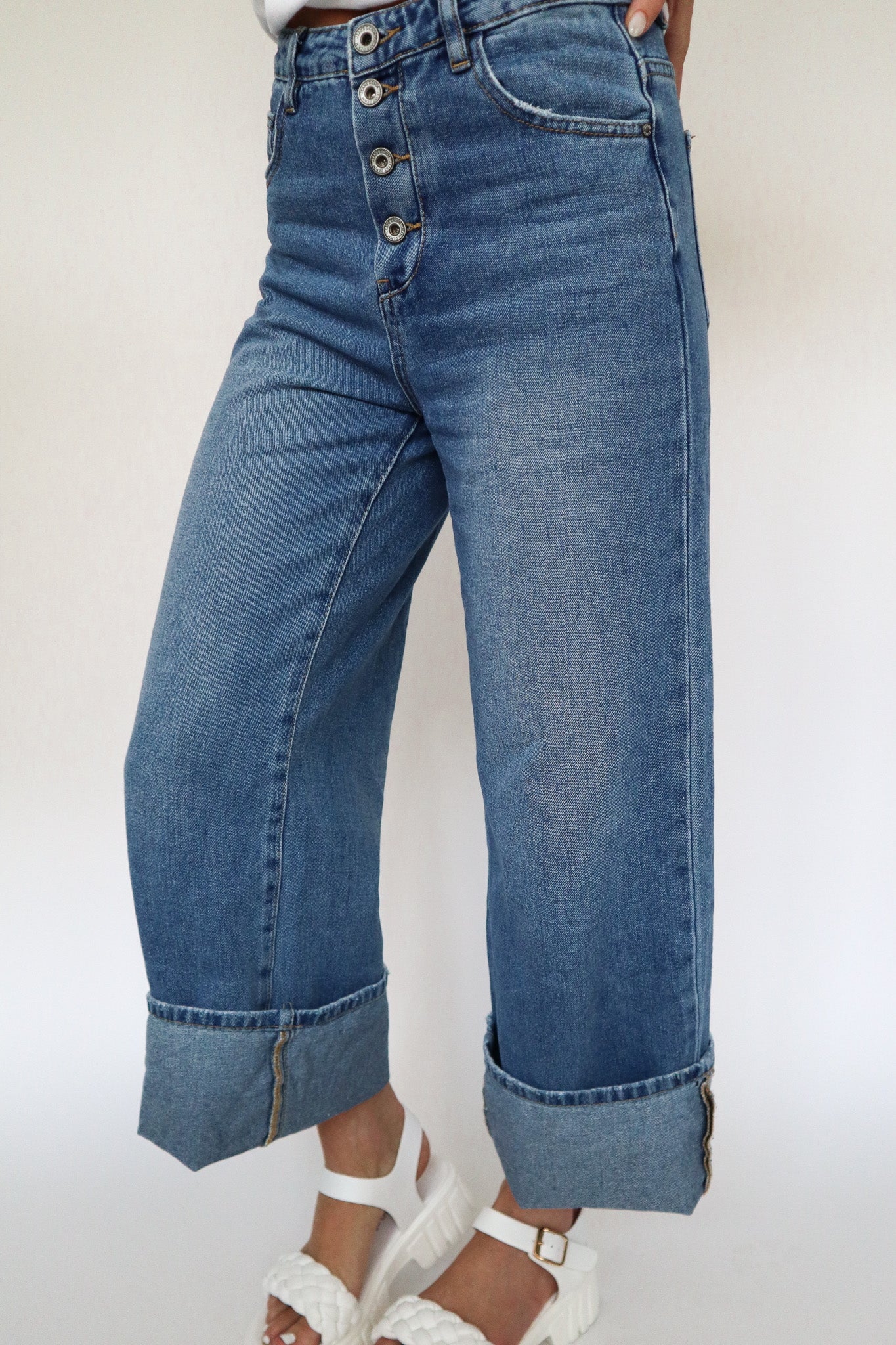 Relaxed Rolled Jeans