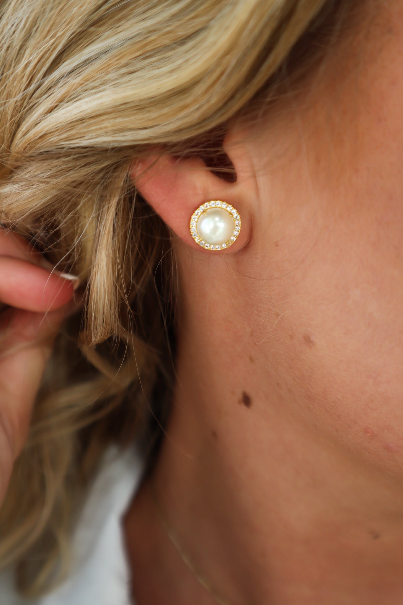 Pretty Pearl Earrings